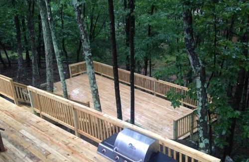 East Stroudsburg House | Luxury New Saw Creek Home W/High Speed Internet&central ac