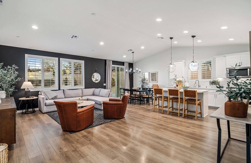 Lancaster House | LUXURY & NEWER 5 Bedroom Home w/A Large Backyard in West Lancaster!