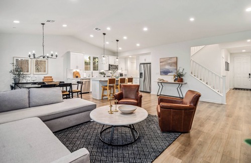 Lancaster House | LUXURY & NEWER 5 Bedroom Home w/A Large Backyard in West Lancaster!