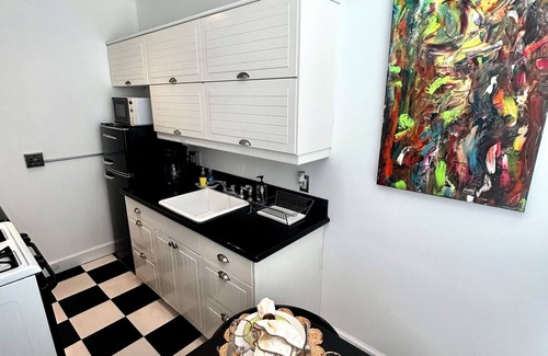 East Village Condo | Luxury Newly Renovated Ocean View Studio.Walking distanceConvention Center Beach