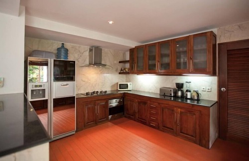 Sanur Kauh Villa | Luxury Nice Spacious 6 BR Family Villa Walk to Sanur Beach