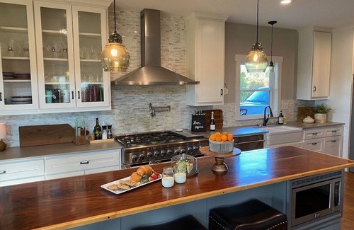 Muenster House | Luxury North Texas Retreat-PARTIAL Rental for 16-Pool/Spa/Sports Courts/Views