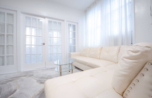 Southeast Yonkers House | Luxury NY Home 3BR with Easy Parking