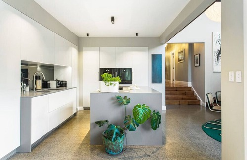 Grey Lynn House | Luxury Executive Family Home with Parking & Spa