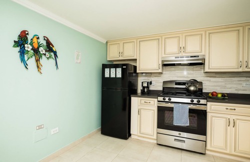 Point Blanche Condo | Luxury Oceanfront 2BR condo. LUX CONDO VERTE 6
