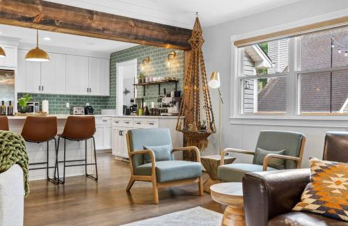 Trailwood House | Luxury Oasis - Airport, Downtown, Opry, Lake