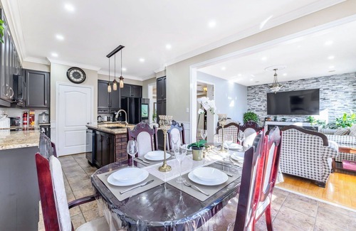 Brampton House | Luxury Oasis Retreat for entire family with Heated Saltwater Pool