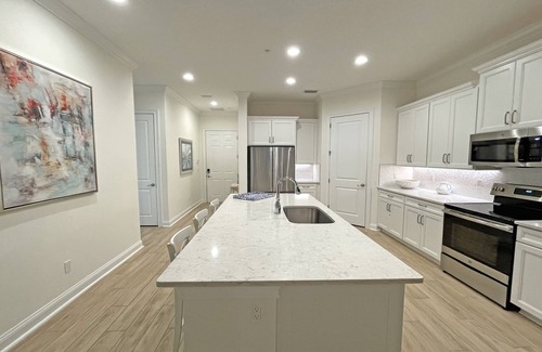 American Beach Condo | Luxury Oasis Stylish Beach Condo 2bed/2bath