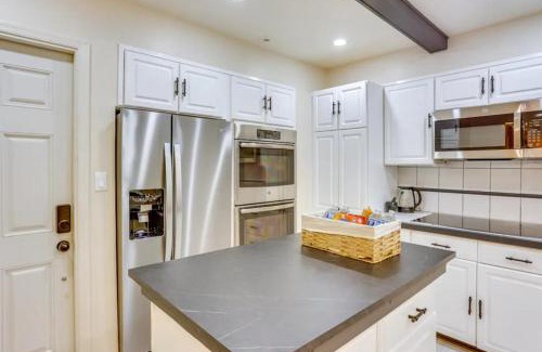 Lewisburg Villa | Luxury Oasis Villa Near BuckNell