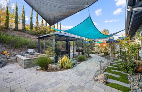 Mount Helix House | Luxury Oasis with Pool & Pergola Dining