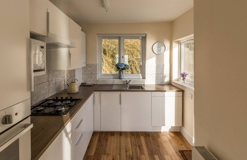 Totland Bay Apartment | Luxury Observation Apartment