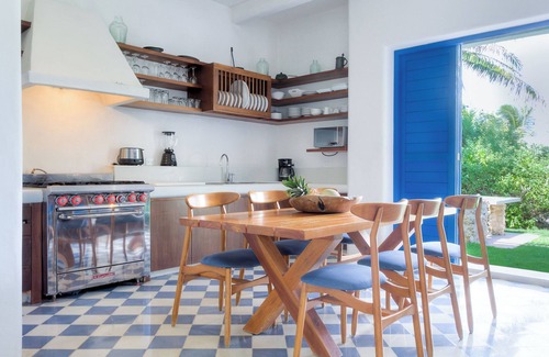 Isla Mujeres Villa | Luxury Ocean Front Villa, 6BR (12 pax) Breakfast includes + infinity pool