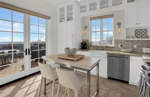 Capitola House | Luxury Ocean Front/Panoramic Views,Walk to Beach, Shops & Dining