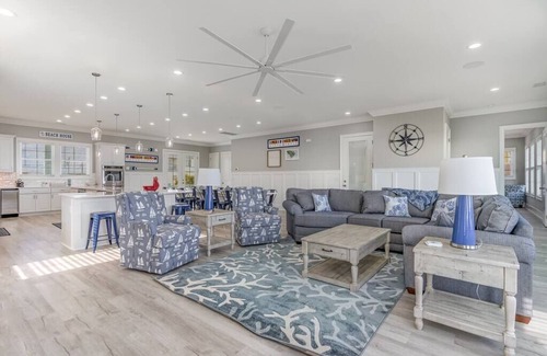 Cherry Grove Beach House | Luxury Oceanfront Home Carolina Dreamin