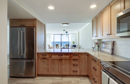 Wrightsville Beach Condo | Luxury Oceanfront Couples Retreat- Station 1 Top Floor, Newly Renovated