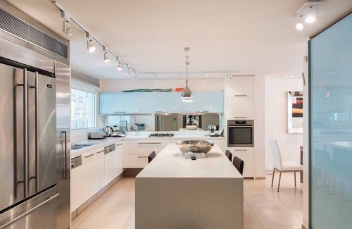 Herzliya Pituach Villa | Luxury Ocean Villa with Heated Pool