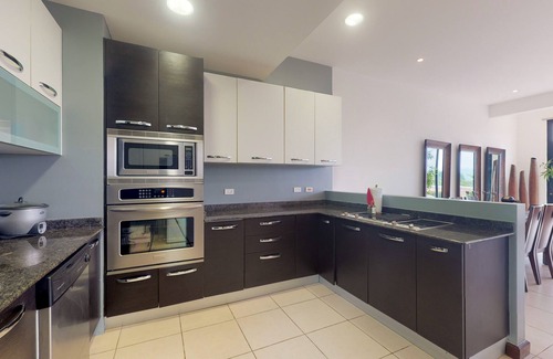 Tarcoles Condo | Luxury ocean view condo with comfy tub & shared pool
