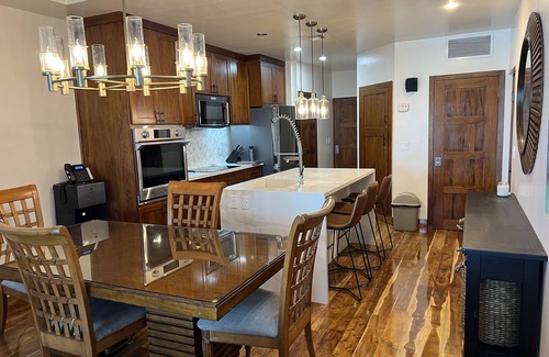 Antoneys Cay Condo | Luxury Oceanfront 1 Bedroom Condo w/Free Breakfast No Resort Fee
