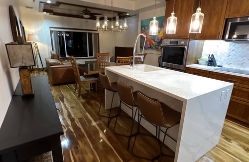 Antoneys Cay Condo | Luxury Oceanfront 1 Bedroom Condo w/Free Breakfast No Resort Fee
