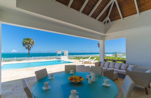 La Esplanada Villa | Luxury Oceanfront 4 Bedroom Villa