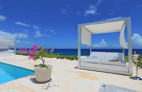 La Esplanada Villa | Luxury Oceanfront 4 Bedroom Villa