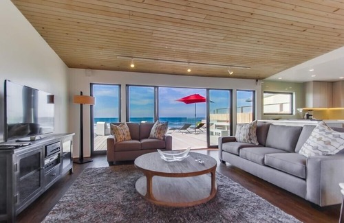 Ocean Beach Villa | LUXURY OCEANFRONT HOME-OVERLOOKING ACCESSIBLE GORGEOUS WHITE SAND BEACH