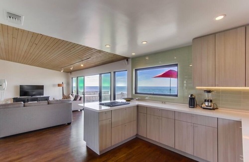 Ocean Beach Villa | LUXURY OCEANFRONT HOME-OVERLOOKING ACCESSIBLE GORGEOUS WHITE SAND BEACH