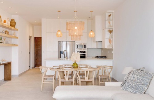 Cerritos Condo | Luxury Oceanfront Condo w/Pool, Cabanas, Gym and Steam Rooms