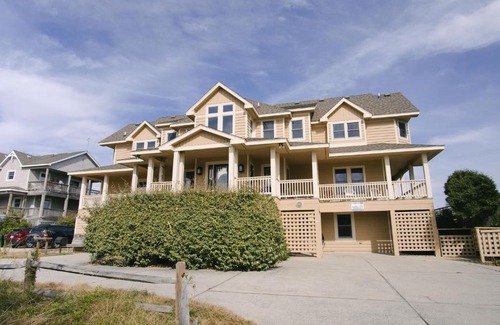 Whalehead Beach House | LUXURY, OCEANFRONT, Pool, ELEV, Rec Rm, Beach Access, Ocean Views! WL983, Fairligh