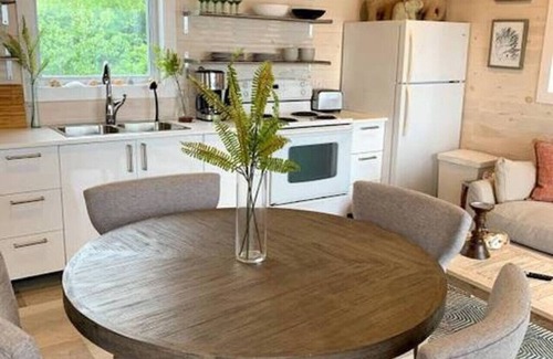 Summerville Centre House | Luxury Oceanfront Retreats 2 private hot tubs and saunas