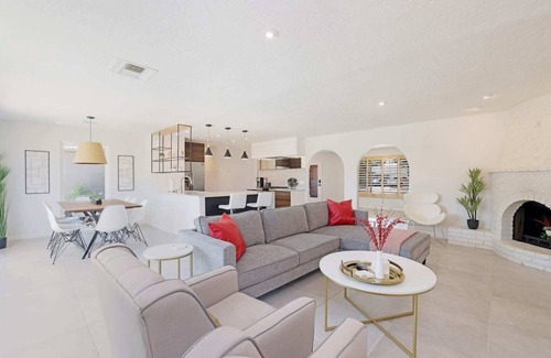 Scottsdale Highlands House | π LUXURY Old Town Oasis - Heated Pool - Golf - Work - Relax