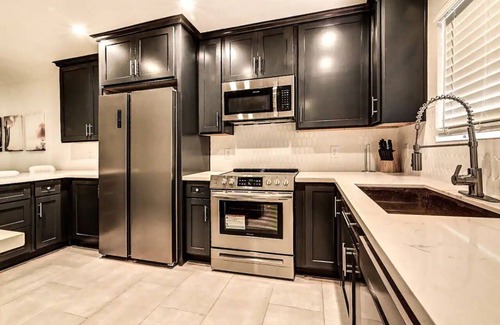 Fashion Square House | Luxury Old Town Scottsdale Townhome by Fashion Square Heated Pool BBQs Walkable