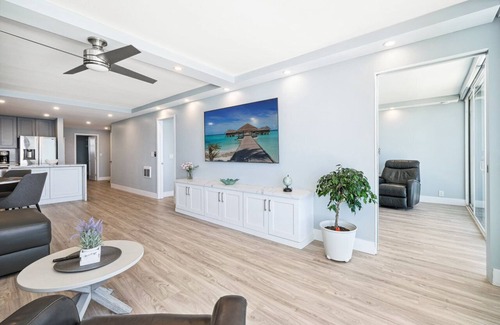 North Pacific Beach Condo | Luxury on Cloud 9! Amazing oceanfront views. 2 bedrooms 2 bath, Sleeps 6 guests.