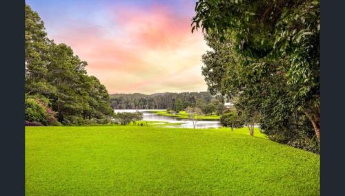 Yungaburra House | Luxury on Lake Tinaroo Lakefront Living