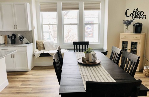 Bozeman House | Luxury on Main, remodeled, homey, fresh and bright!