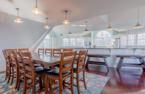 Villas House | Luxury on the Bay presented by Homestead Real Estate