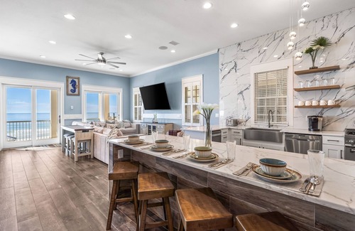 Delos House | Luxury on the Beach: Private Pool, Beachfront, 5 Kings, Beach Svc