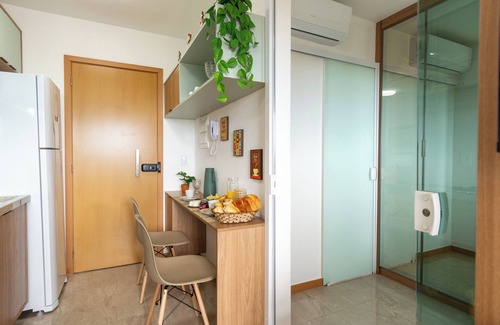 Boca do Rio Apartment | Luxury on the beach: one-bedroom apartment, AC, swimming pool and 24h concierge