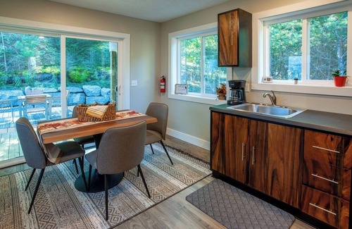 Williamsburg Apartment | Luxury on the Edge of Traverse City - 6