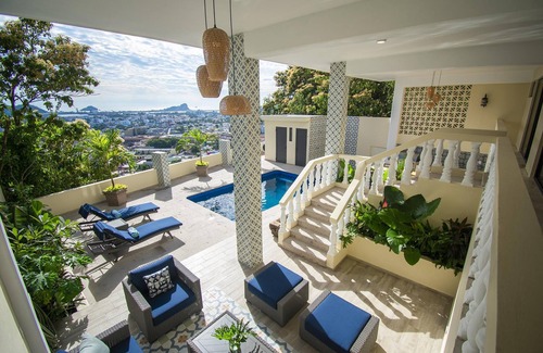 Balcones de Loma Linda House | Luxury on the hill Vista Hermosa