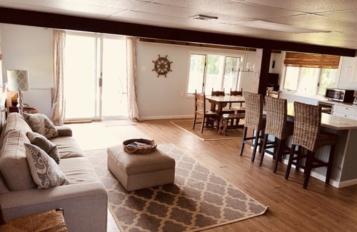 Town of Richmond House | Luxury on the Lake.Completely remodeled lakeside retreat!