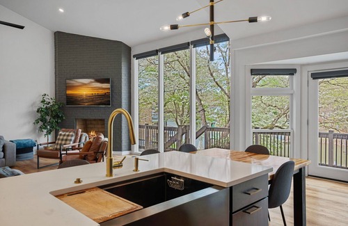 Westport House | Luxury on the Lake - Waterfront, Private Dock, Kayaks, Paddle Boards, Fire Pit