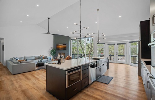 Westport House | Luxury on the Lake - Waterfront, Private Dock, Kayaks, Paddle Boards, Fire Pit