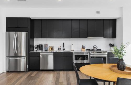 North Capitol Apartment | Luxury on the River 4 Beds 2.5 Bath, Walk to Downtown