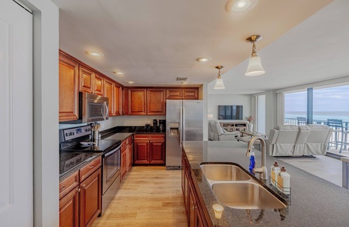 West Panama City Beach Condo | Luxury on the Beach, Floor to Ceiling Views Every Room, FREE Beach Service, W203