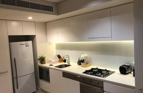 Darwin City Centre House | Luxury one bed apartment at Darwin Waterfront Precinct.