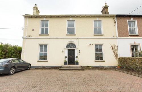 Greystones Apartment | Luxury one-bed apartment for up to 5 people in historic Greystones building
