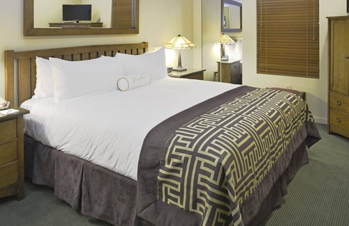 Enterprise Resort | Luxury one bedroom and one bathroom unit with full amenities