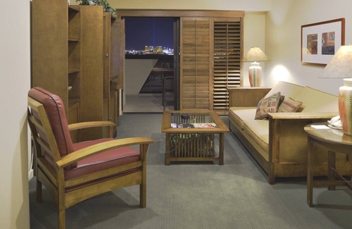 Enterprise Resort | Luxury one bedroom and one bathroom unit with full amenities