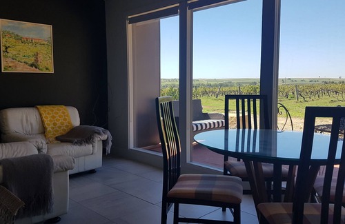 Fordwich Apartment | Luxury One Bedroom Apartment set amongst the vines
